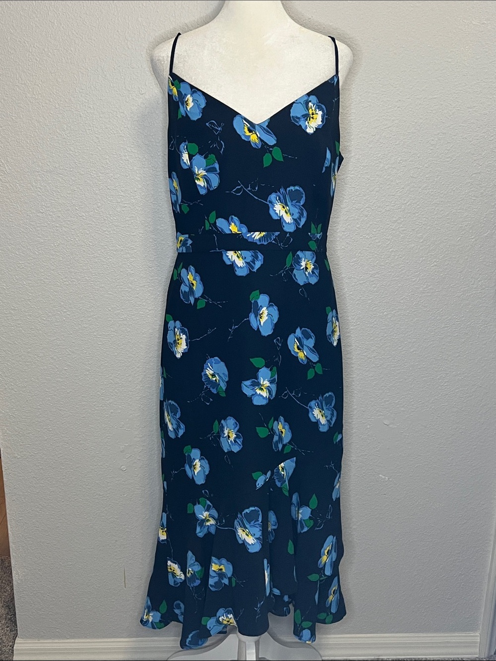 Banana Republic VNeck Midi Dress Blue Floral Ruffle High/Low Size 8